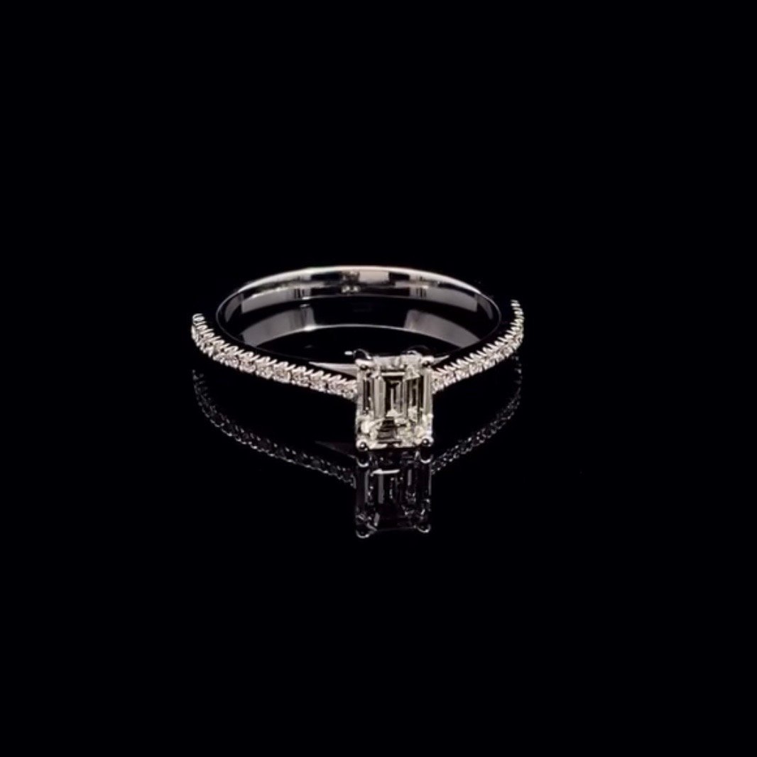 Camille — Bague de fiançailles